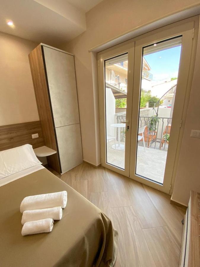Esperia B&B Oliveri Bagian luar foto